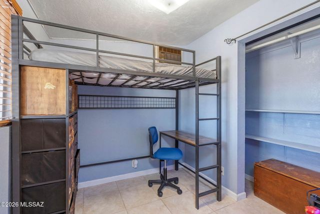 5635 N Via Latigo, Tucson, AZ 85704