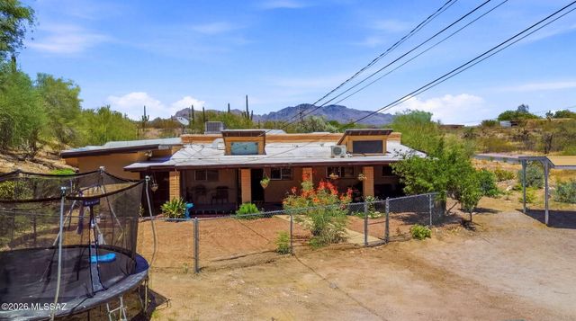 5635 N Via Latigo, Tucson, AZ 85704