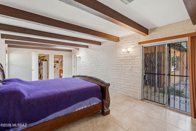 5635 N Via Latigo, Tucson, AZ 85704