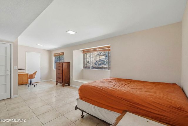 5635 N Via Latigo, Tucson, AZ 85704