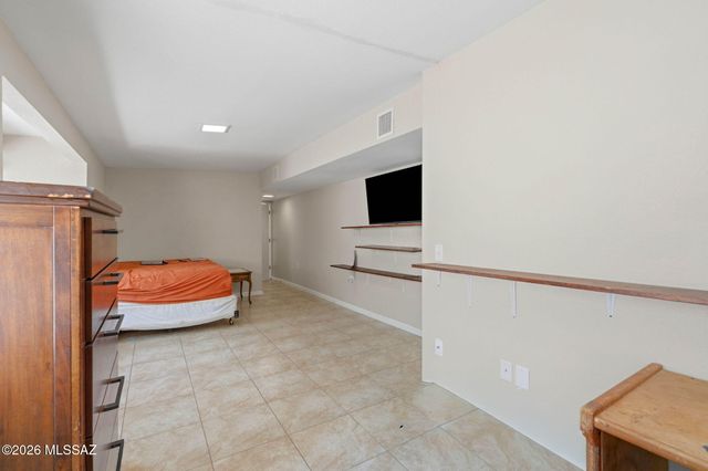5635 N Via Latigo, Tucson, AZ 85704