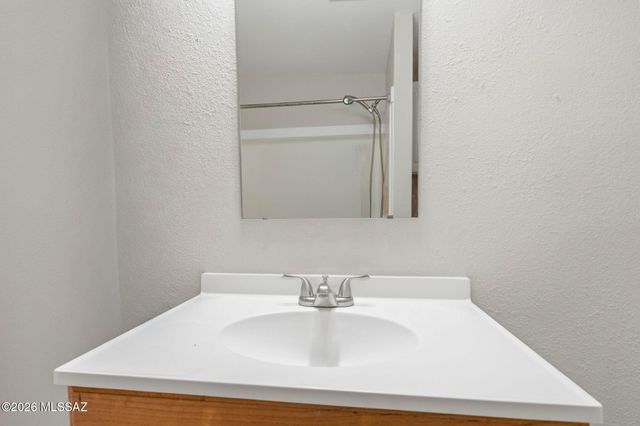 5635 N Via Latigo, Tucson, AZ 85704