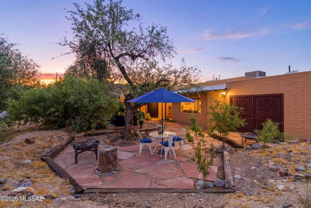 5635 N Via Latigo, Tucson, AZ 85704