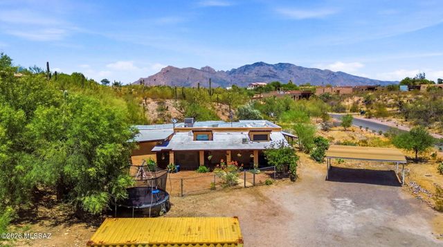 5635 N Via Latigo, Tucson, AZ 85704