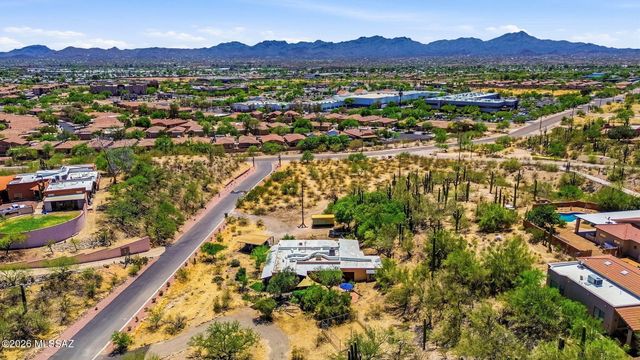 5635 N Via Latigo, Tucson, AZ 85704