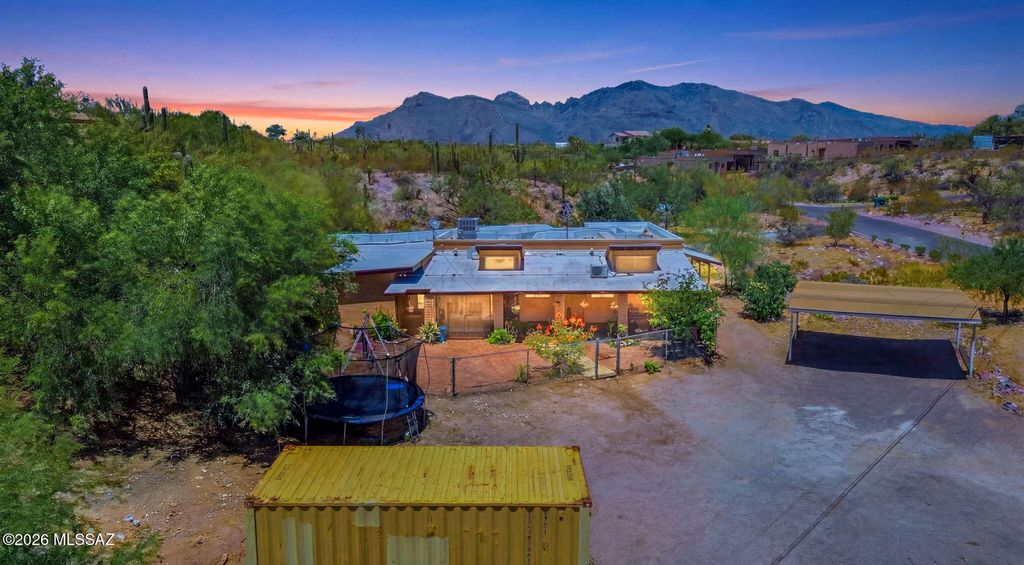5635 N Via Latigo, Tucson, AZ 85704