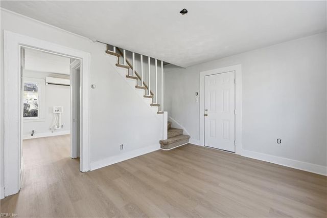 8 Cotton PL, Portsmouth, VA 23702