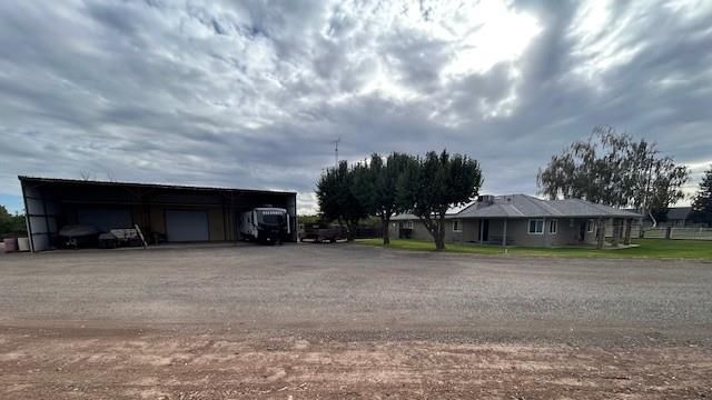 11776 Victory Ave, Oakdale, CA 95361