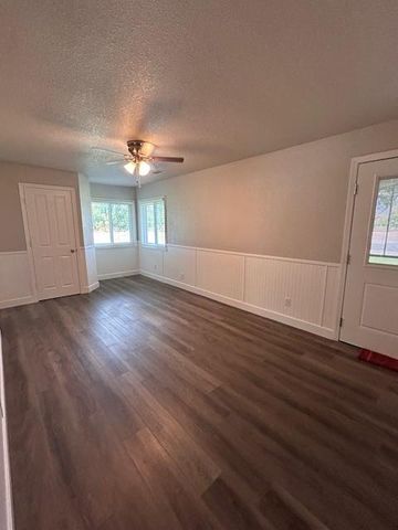 11776 Victory Ave, Oakdale, CA 95361