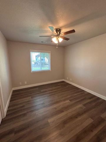 11776 Victory Ave, Oakdale, CA 95361