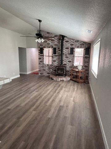 11776 Victory Ave, Oakdale, CA 95361