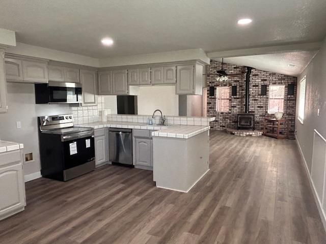 11776 Victory Ave, Oakdale, CA 95361