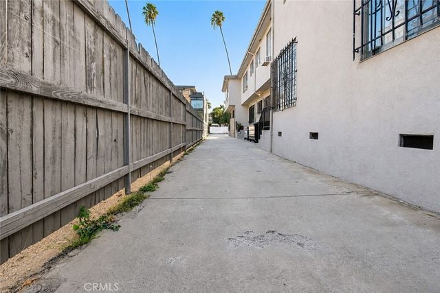 1224 N Mansfield, Los Angeles, CA 90038