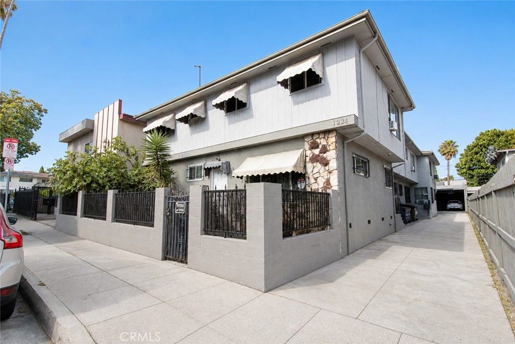 1224 N Mansfield, Los Angeles, CA 90038