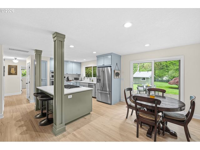 18718 ROSE Way, West Linn, OR 97068