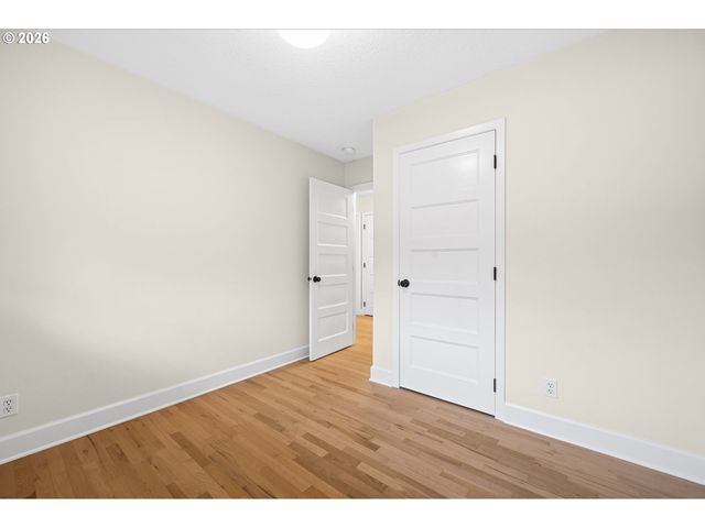 18718 ROSE Way, West Linn, OR 97068