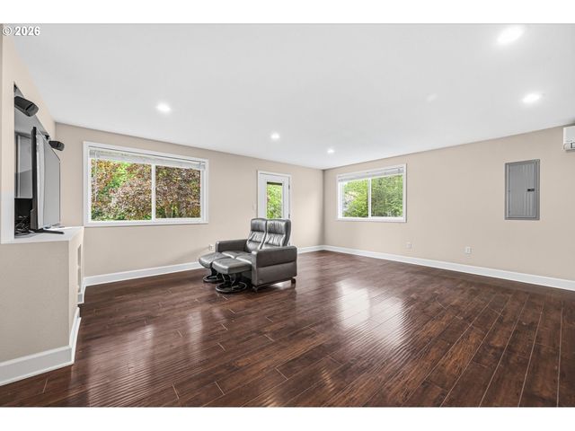 18718 ROSE Way, West Linn, OR 97068