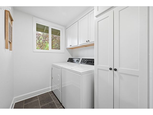 18718 ROSE Way, West Linn, OR 97068