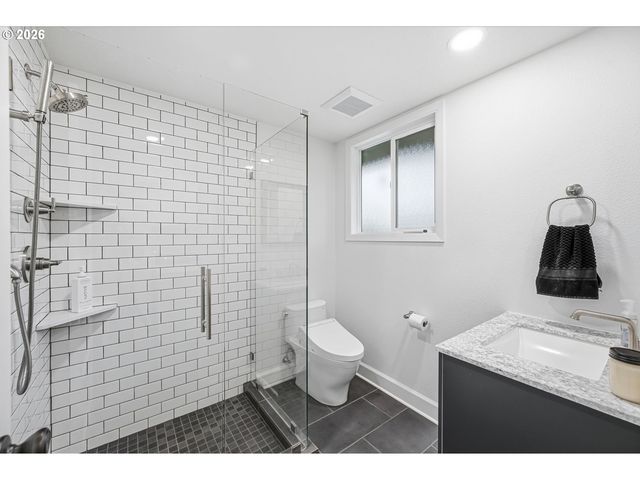 18718 ROSE Way, West Linn, OR 97068
