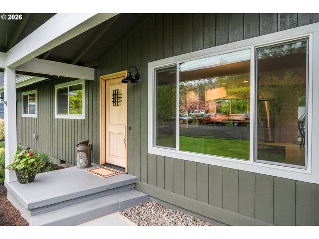 18718 ROSE Way, West Linn, OR 97068