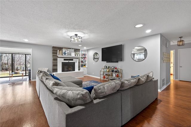 3 Cunningham Lane, Bella Vista, AR 72715