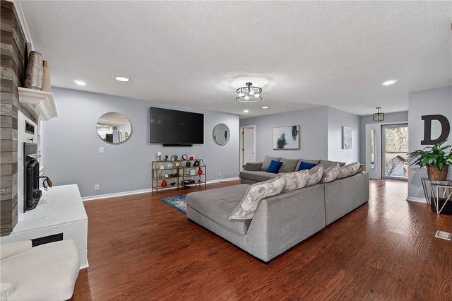 3 Cunningham Lane, Bella Vista, AR 72715