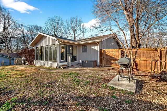 3 Cunningham Lane, Bella Vista, AR 72715
