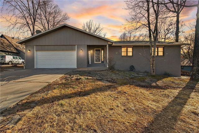 3 Cunningham Lane, Bella Vista, AR 72715