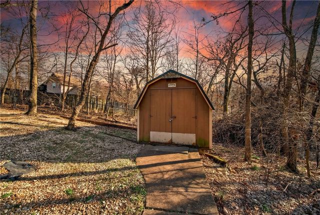 3 Cunningham Lane, Bella Vista, AR 72715