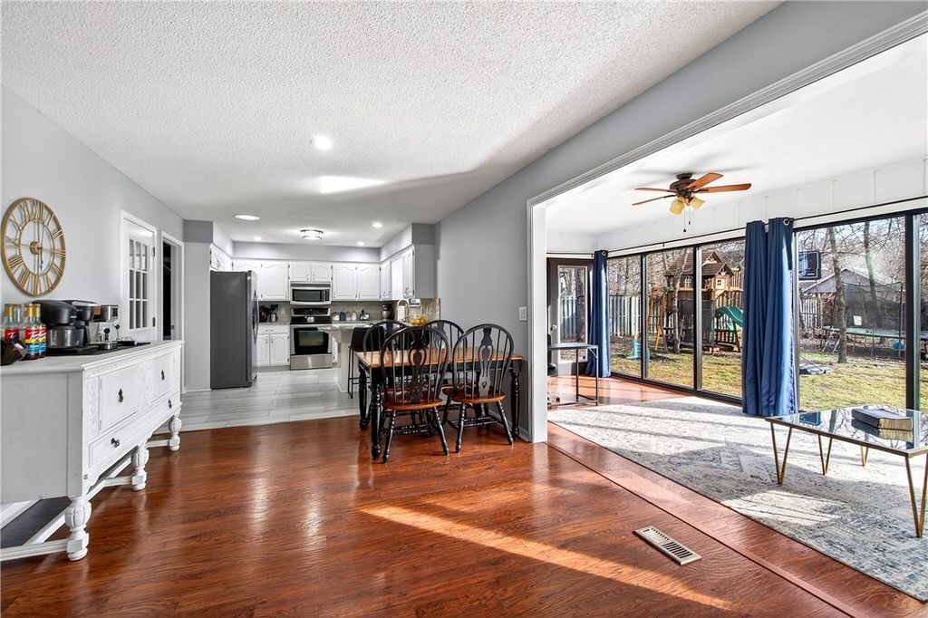 3 Cunningham Lane, Bella Vista, AR 72715