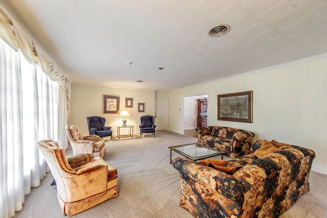 100 Estate Dr, Houma, LA 70364