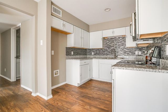 5806 Marvin Loving Drive 212, Garland, TX 75043