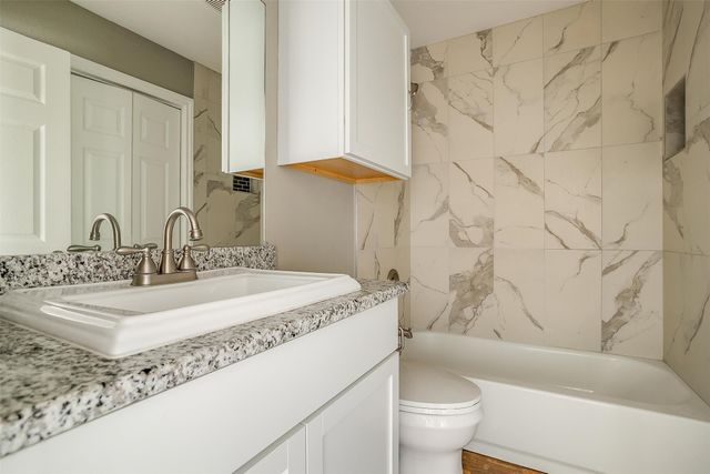 5806 Marvin Loving Drive 212, Garland, TX 75043