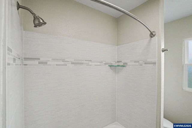 874 W Ida St, Stayton, OR 97383