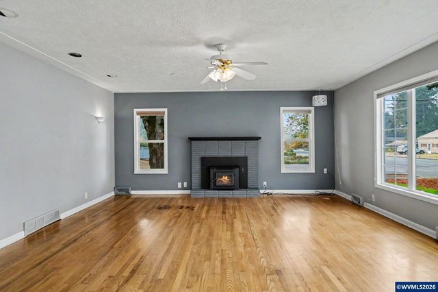 874 W Ida St, Stayton, OR 97383