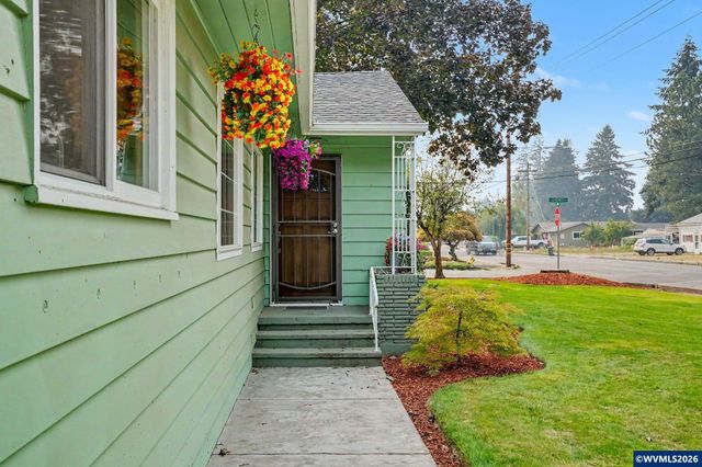 874 W Ida St, Stayton, OR 97383