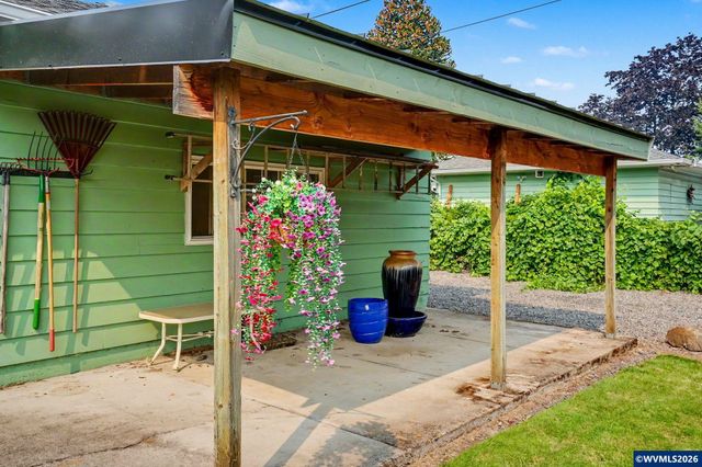 874 W Ida St, Stayton, OR 97383