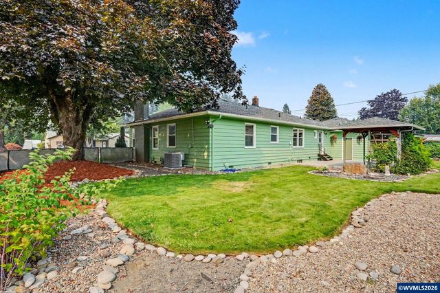 874 W Ida St, Stayton, OR 97383