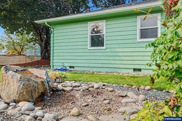 874 W Ida St, Stayton, OR 97383
