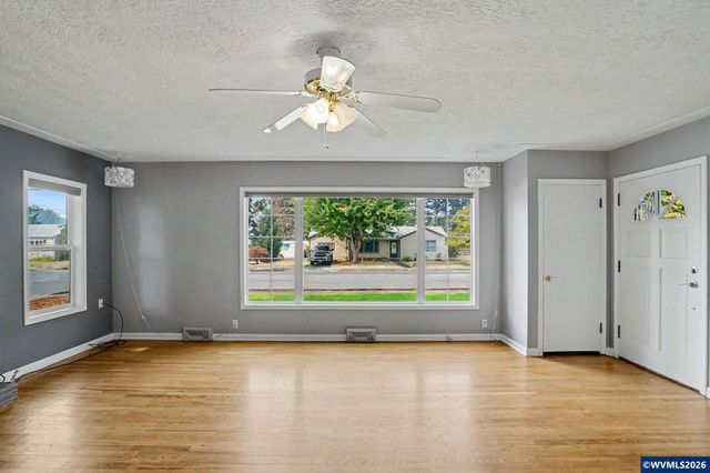 874 W Ida St, Stayton, OR 97383