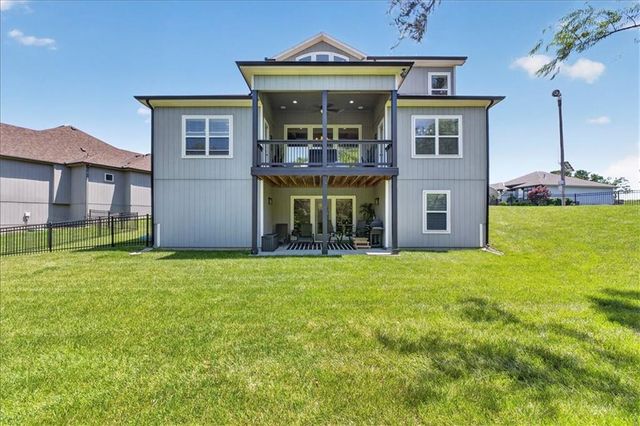 1016 Bridgeshire Drive, Raymore, MO 64083