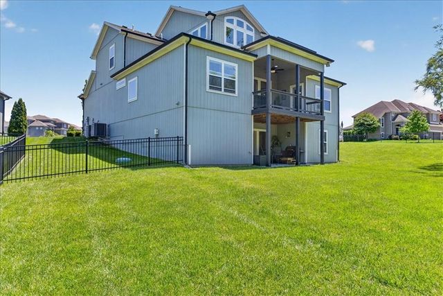 1016 Bridgeshire Drive, Raymore, MO 64083