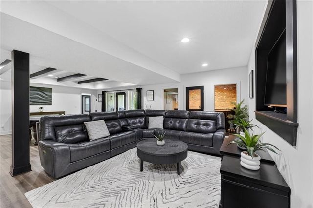 1016 Bridgeshire Drive, Raymore, MO 64083