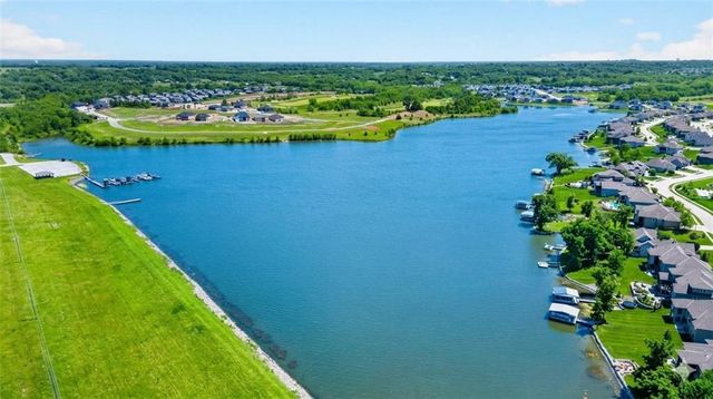 1016 Bridgeshire Drive, Raymore, MO 64083
