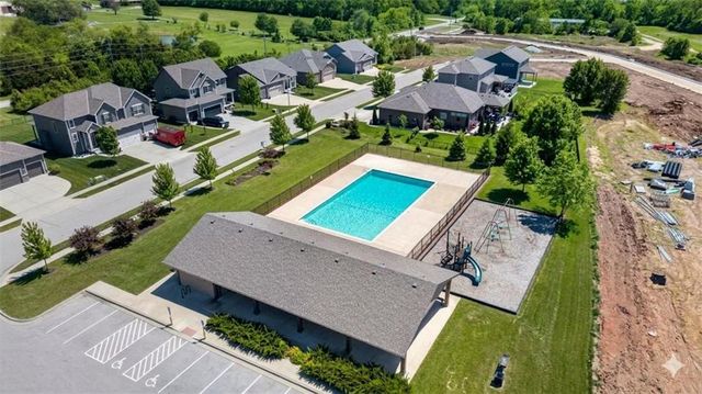 1016 Bridgeshire Drive, Raymore, MO 64083