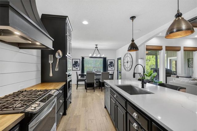 1016 Bridgeshire Drive, Raymore, MO 64083