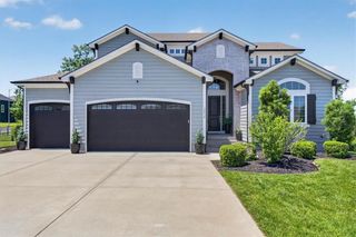 1016 Bridgeshire Drive, Raymore, MO 64083