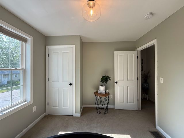 383 Pickering Street, Manchester, NH 03104