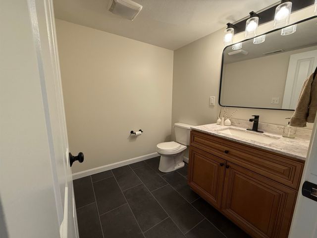 383 Pickering Street, Manchester, NH 03104