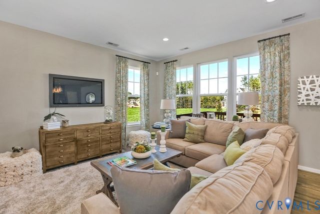 1048 Arbor Heights Ter, Midlothian, VA 23114